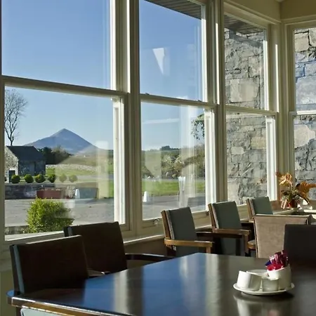 Country Hotel 3*