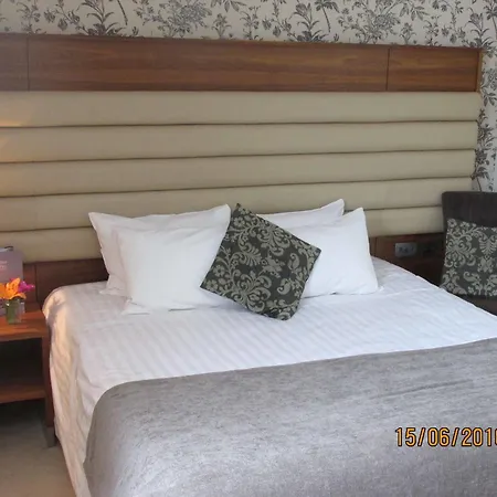 Country Hotel